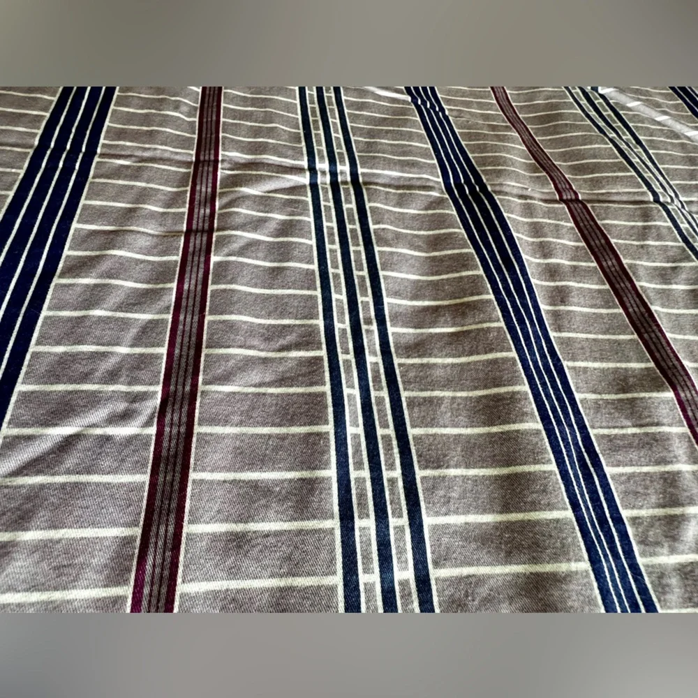 Lacoste King Duvet Pair King Pillow Shams. Purple/Blue and White stripes. Clean